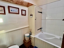 Country Estate with 3 Homes, Lake, Woodland, 14 Hectares & 2