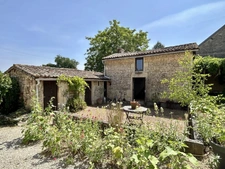 Stone property complex with two houses, 7 bedrooms and gîte 