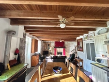 Charming 2.5 Bedroom Farmhouse with Gîte, Barns & Private Ga