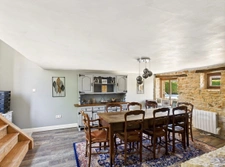 230 sqm property with five bedrooms, swimming pool and outbu