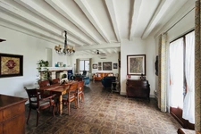 Single-storey 4-bedroom home with 48 m2 living space, garden