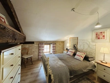 Impressive 5 Bedroom Detached Home with Large Garden and Gît