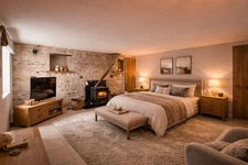 Woodland-Edge 4/5 Bedroom Home with Stunning Views, Pool & E