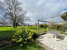 Impressive 5 Bedroom Detached Home with Large Garden and Gît