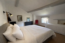 Character Country House with Electric Gates, Tree-Lined Driv