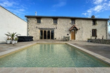 Manor house and 5 gîtes   27 guest capacity   460 m2 living 