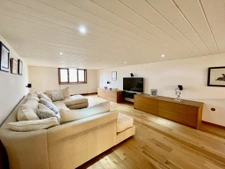 CHARMING 4-BEDROOM HOUSE WITH LARGE GROUNDS, WOODLAND AND 5,