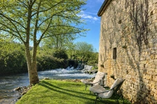 MILL HOUSE   Former mill of 161 m2 near the river   3 bedroo