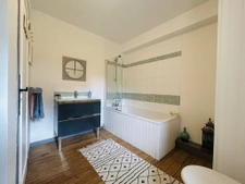 Charming 3-Bedroom Riverside Home with Beautiful Views   Vou