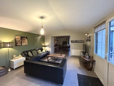 4-Bedroom Family Home in the Heart of the Village with Enclo