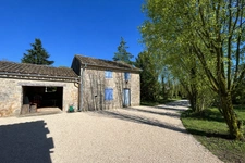 Character Country House with Electric Gates, Tree-Lined Driv