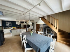 Impressive 5 Bedroom Detached Home with Large Garden and Gît