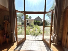 Stone property complex with two houses, 7 bedrooms and gîte 