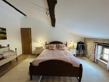 Impressive 5 Bedroom Detached Home with Large Garden and Gît