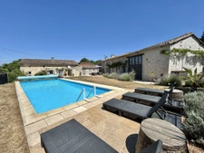 230 sqm property with five bedrooms, swimming pool and outbu