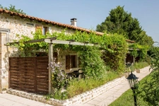 Manor house and 5 gîtes   27 guest capacity   460 m2 living 