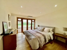 CHARMING 4-BEDROOM HOUSE WITH LARGE GROUNDS, WOODLAND AND 5,