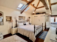 Country Estate with 3 Homes, Lake, Woodland, 14 Hectares & 2