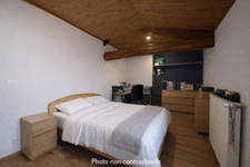 Five-bedroom longère-style house with garages, large plot of