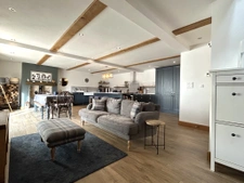 Manor house and 5 gîtes   27 guest capacity   460 m2 living 