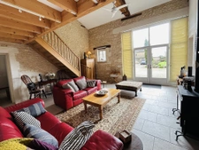 Impressive 5 Bedroom Detached Home with Large Garden and Gît