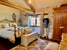 Country Estate with 3 Homes, Lake, Woodland, 14 Hectares & 2