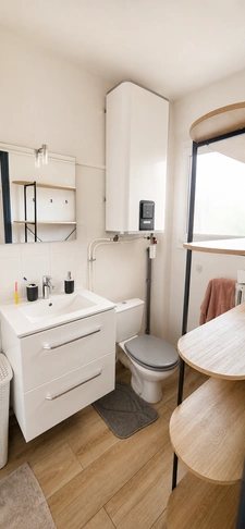 TOULON EST - LA PALASSE - T2 RENOVE AVEC BALCON ET CAVE