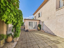 Fréjus – Maison avec dépendances et grand atelier