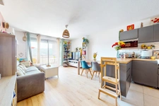 Appt 3p avec 2ch, terrasse et stationnement, Quartier Crémat