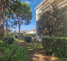 Appartement T4 – Saint-Laurent-du-Var – 2 chambres, Terrasses, cellier et stationnements