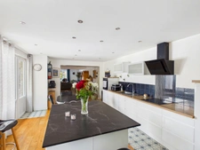 Scy-Chazelles – Maison familiale de 300 m² avec 6 chambres et espace indépendant