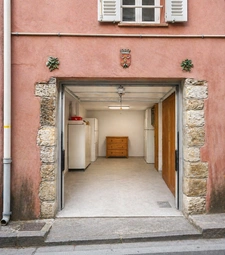 Charmante maison de village  T2 (50 m2) avec garage et cave.