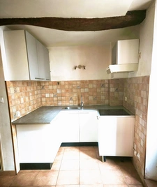 Charmante maison de village  T2 (50 m2) avec garage et cave.