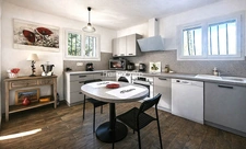 SOUS OFFRE ACCEPTEE : Villa PLAIN PIED de 3 pièces, rénovée avec soin  avec garage sur grand terrain 