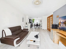 Grande maison avec piscine chauffée & studio – Parfaite pour famille !