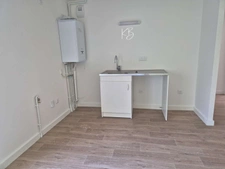 Epernon–F3 LUMINEUX-JARDIN-PARKING-PETITE COPROPRIETE-CALME
