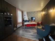 Charmante maison    95 m2 environ   4 chambres   Jardin 815 