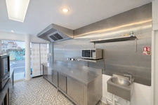 Local commercial avec appartement / bureau attenant   idéal 