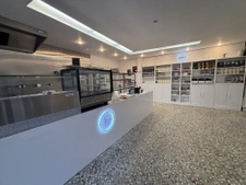 Local commercial avec appartement / bureau attenant   idéal 