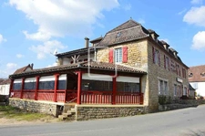 Grande demeure spacieuse avec beaucoup de possibilités à Thé 3