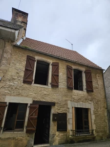 Maison de village en pierre 2