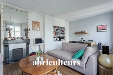 PARIS 18 EME / CLIGNANCOURT<span></span>APPARTEMENT<span></span>2 PIECES<span></span>1 CHAMBRE<span></span>50 m2<span></span>615.000€