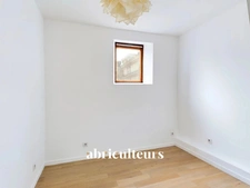 Appartement Lumineux - Dernier Étage - Proximité de la Mairie - 92120 Montrouge