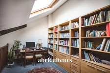 À Courbevoie, immense maison en vente 1200000