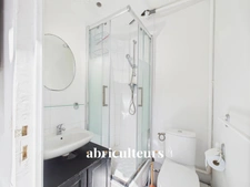 Coup de coeur<span></span>Studio de 21m2 au calme<span></span>idéalement situé, rue Rennequin, à deux pas du marché Poncelet, Paris 17ème