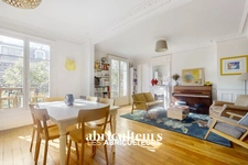 Appartement 4 pièces - 2 chambres - 69 m² - Paris 18