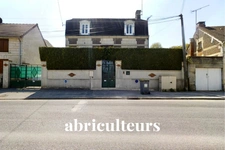 LAIGNEVILLE<span></span>MAISON RÉNOVÉE AVEC JARDIN ET DEPENDANCES<span></span>6 PIÈCES<span></span>5 CHAMBRES<span></span>100M2<span></span>281.000€