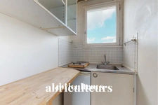 PARIS 15 / SAINT LAMBERT CONVENTION<span></span>STUDIO AVEC BALCON<span></span>1 PIECE<span></span>24 M2<span></span>290.000 €