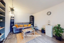 PITHIVIERS / CENTRE<span></span>DUPLEX AVEC MEZZANINE ET BALCON -- 3 PIECES<span></span>2 CHAMBRES<span></span>86 M² AU SOL<span></span>95.000 €