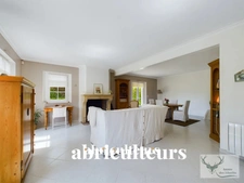 SENLIS - MAISON - 5 PIÈCES - 4 CHAMBRES - 151 M2 - 645.000 €